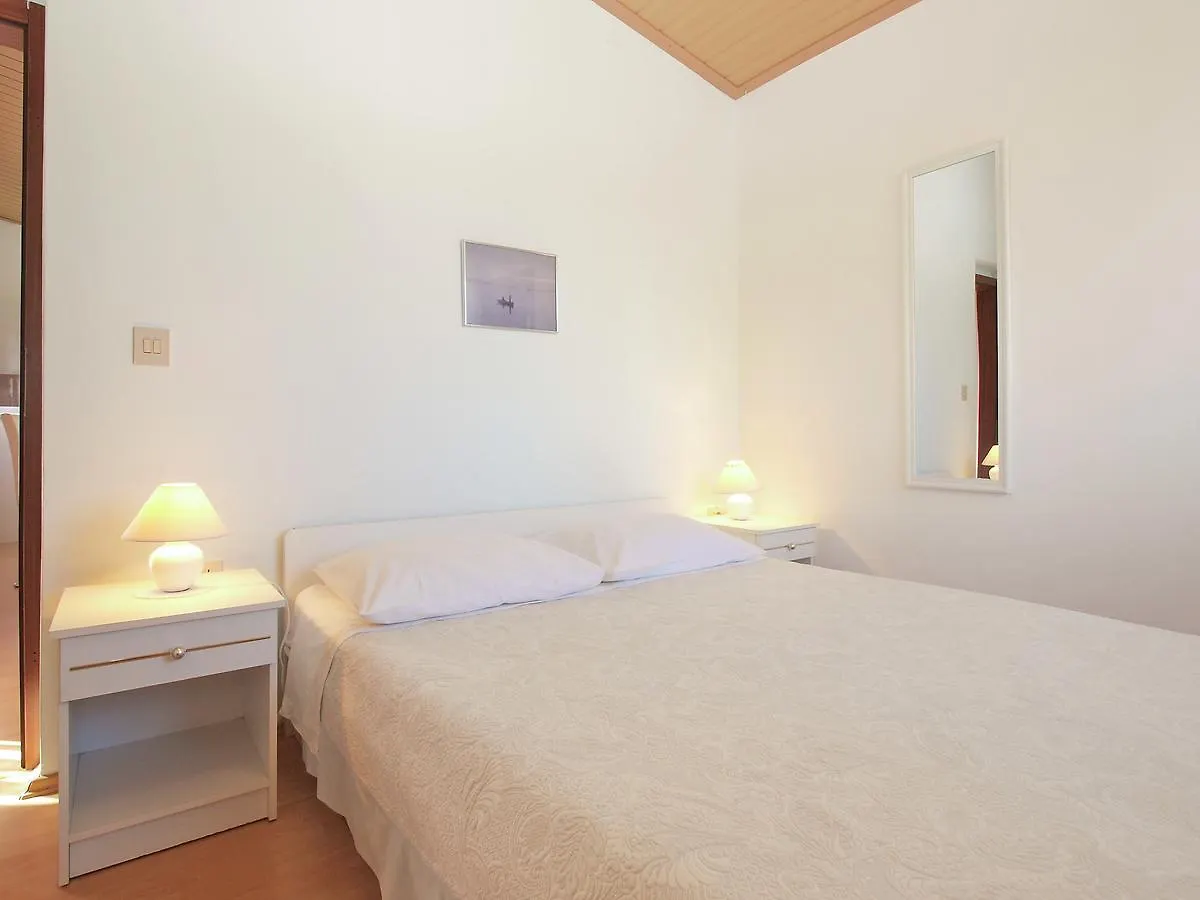 Apartments Peroj 959