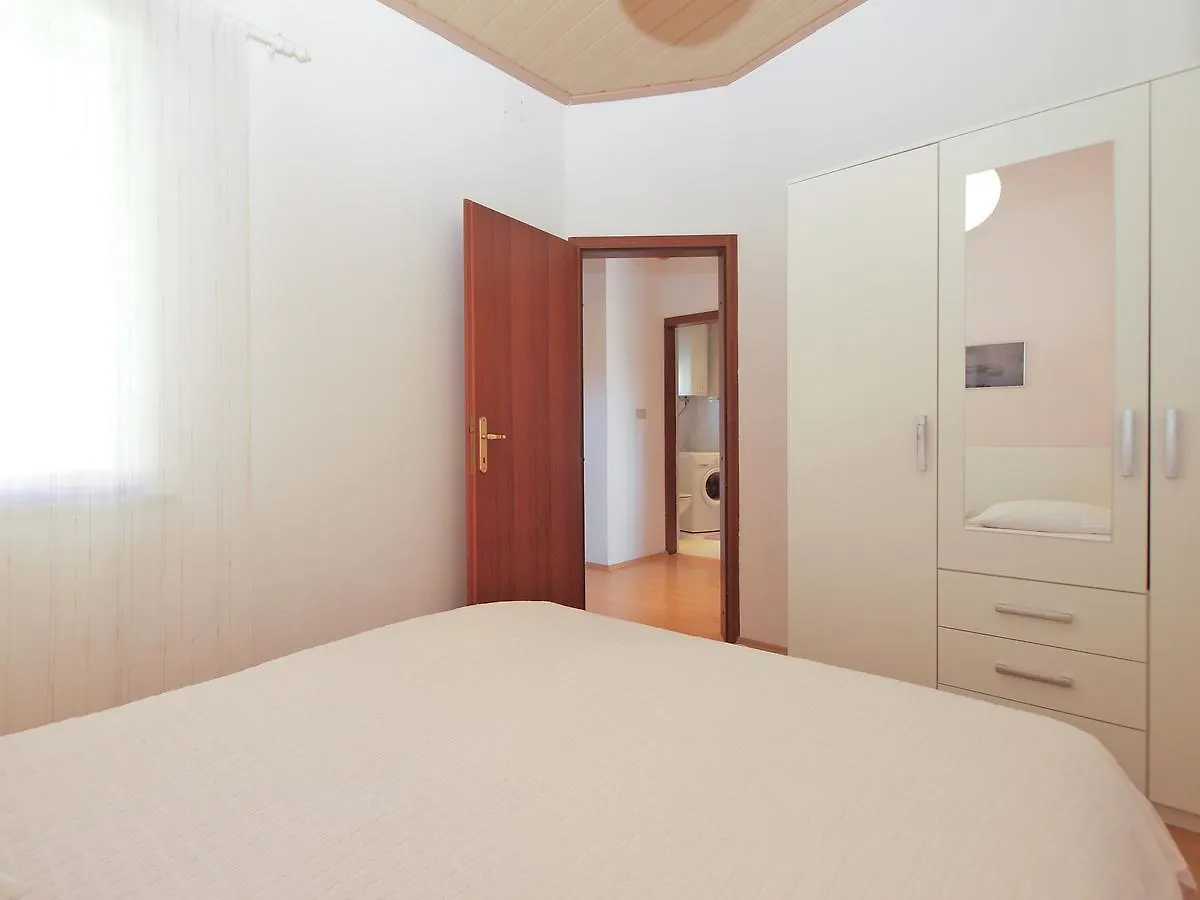Apartments Peroj 959